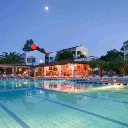 Govino Bay Luxury Beach Loft Apartment Danília Kültér fotó