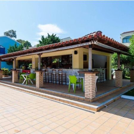 Govino Bay Luxury Beach Loft Apartment Danília Kültér fotó