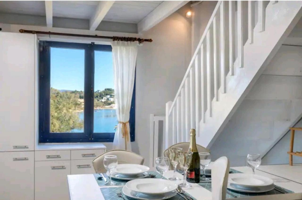 Govino Bay Luxury Beach Loft Apartment Danília Kültér fotó