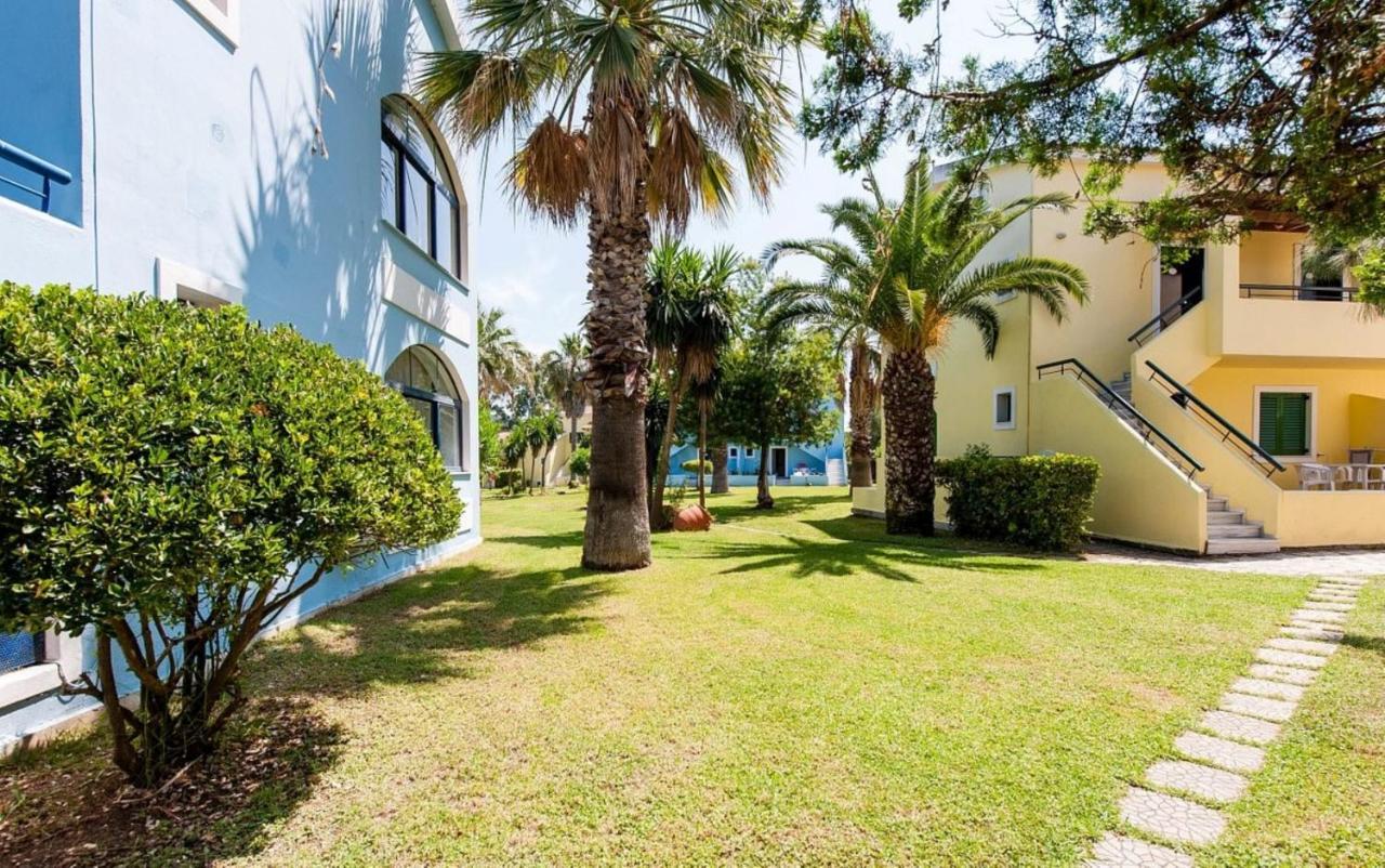 Govino Bay Luxury Beach Loft Apartment Danília Kültér fotó