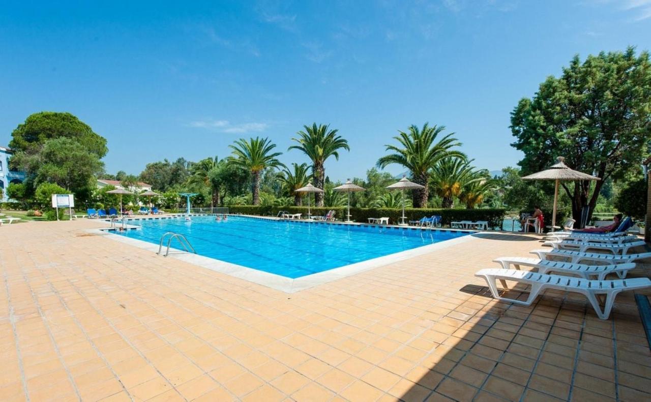 Govino Bay Luxury Beach Loft Apartment Danília Kültér fotó