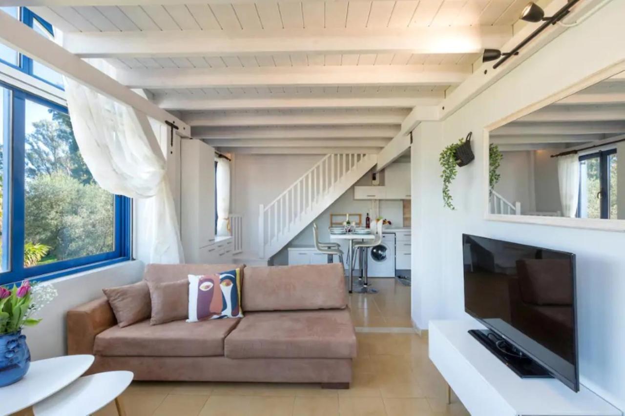 Govino Bay Luxury Beach Loft Apartment Danília Kültér fotó