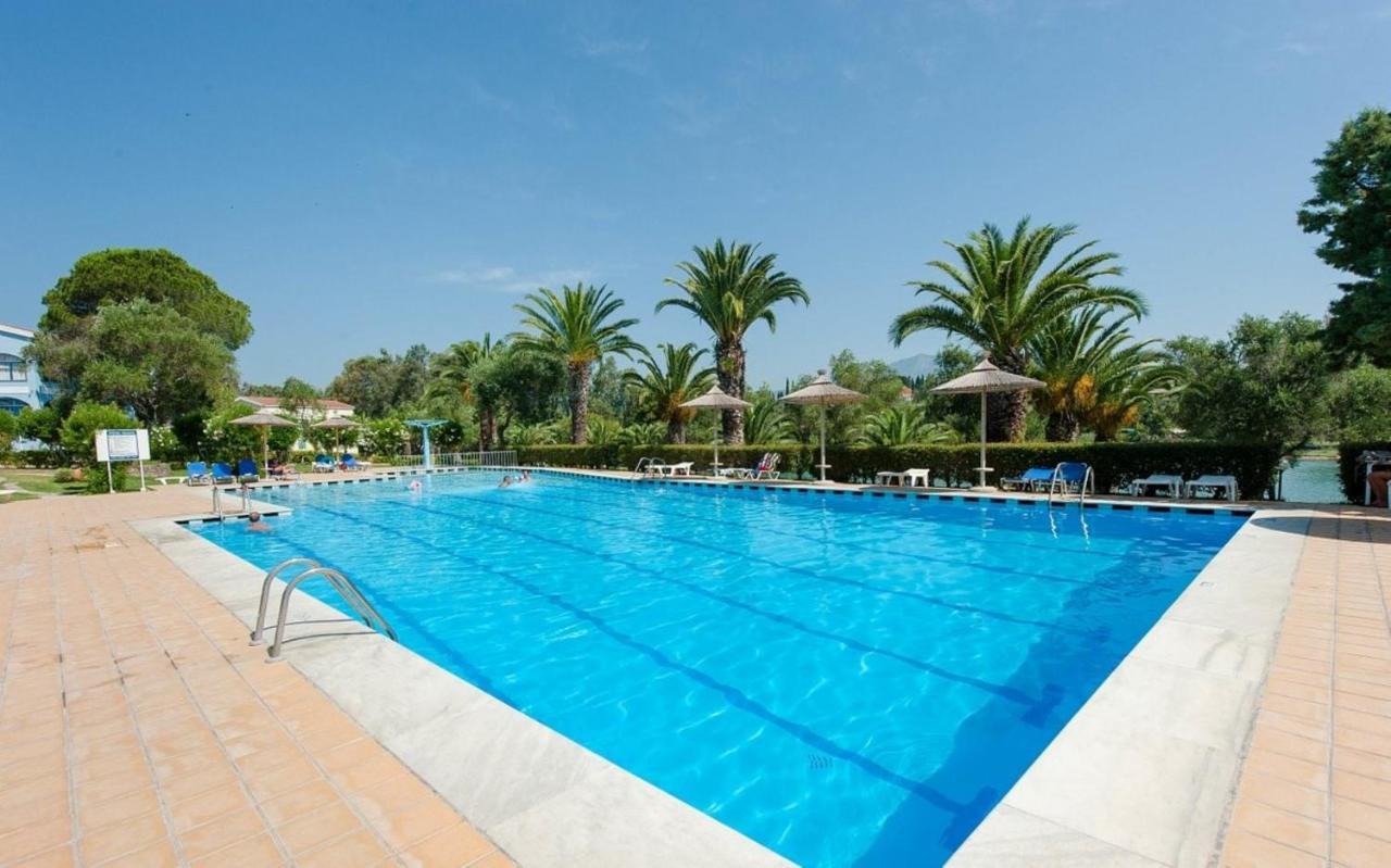 Govino Bay Luxury Beach Loft Apartment Danília Kültér fotó