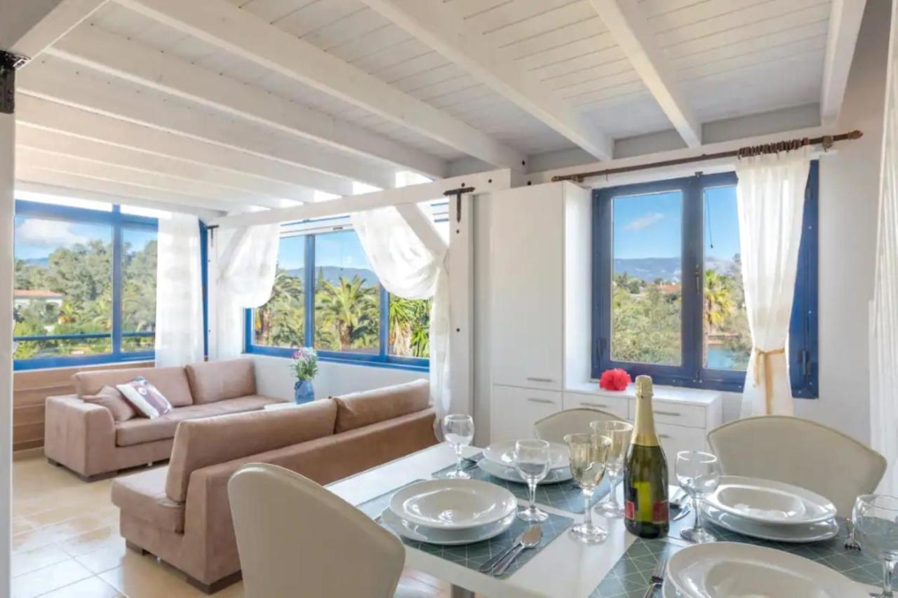 Govino Bay Luxury Beach Loft Apartment Danília Kültér fotó