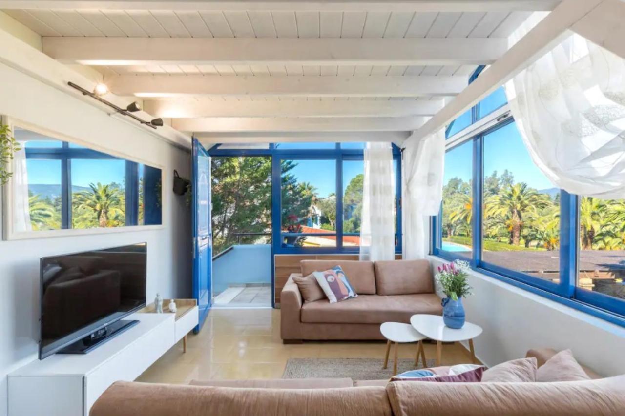Govino Bay Luxury Beach Loft Apartment Danília Kültér fotó
