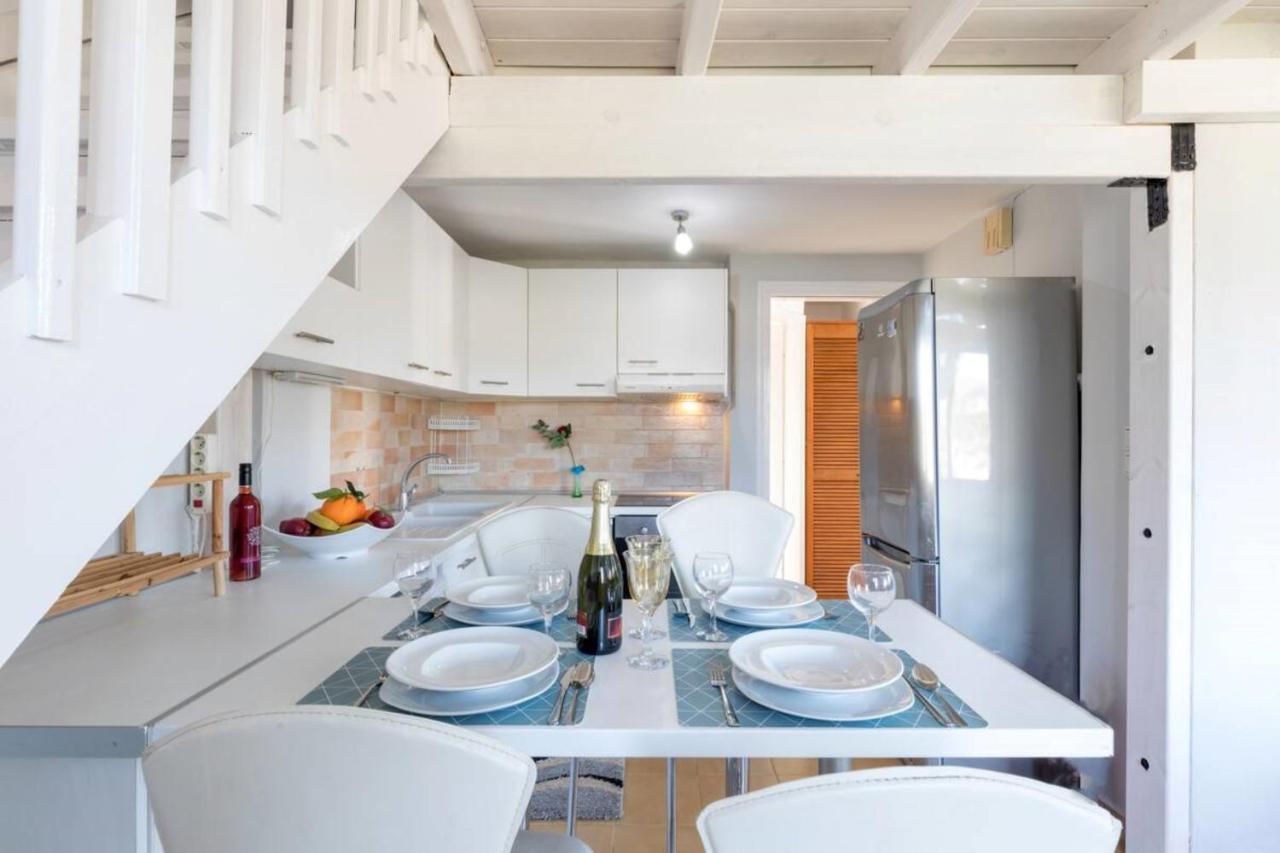 Govino Bay Luxury Beach Loft Apartment Danília Kültér fotó